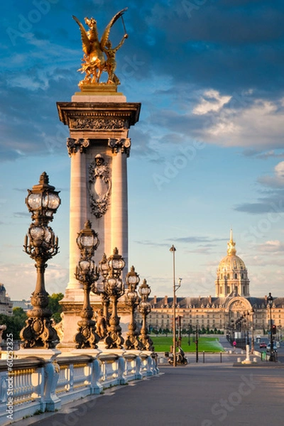 Fototapeta Pont Alexandre III i Hotel des Invalides w Paryżu