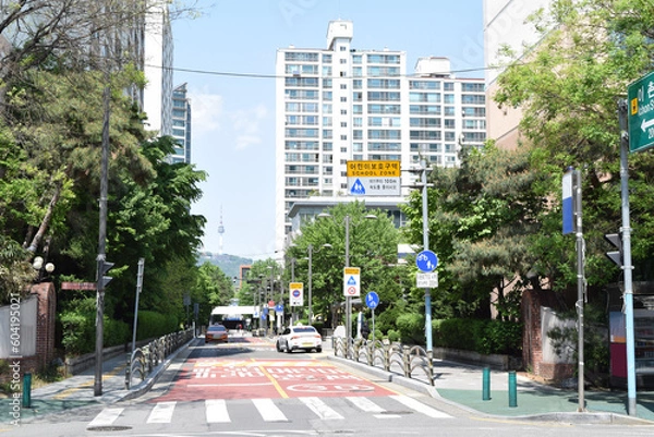 Fototapeta Cityscape of Ichon-dong, Yongsan-gu, Seoul, South Korea