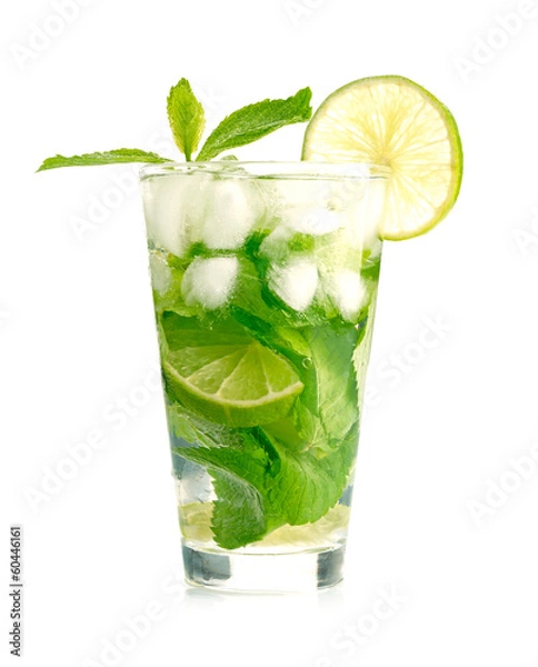 Obraz Koktajl mojito na białym tle