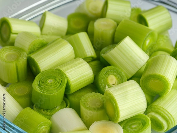 Fototapeta freshly chopped leek