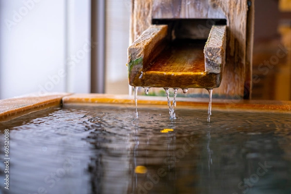 Fototapeta 温泉の湯口