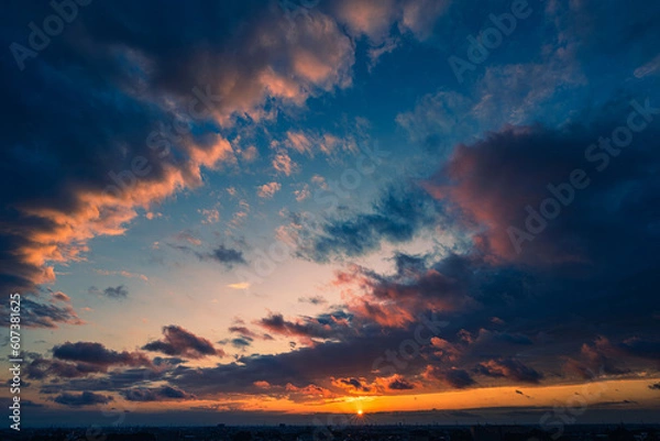 Obraz 残暑の夕陽に照らされて広がる積雲