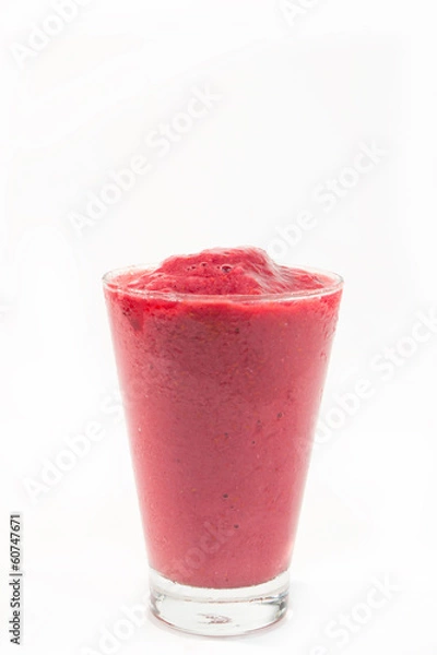 Fototapeta raspberry smoothis on white background