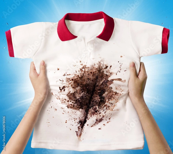 Obraz hand hold dirty shirt