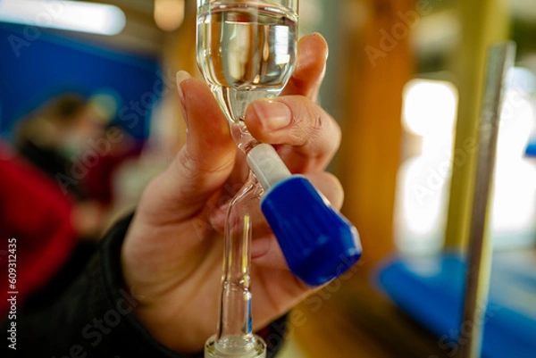 Obraz Dispensing liquid