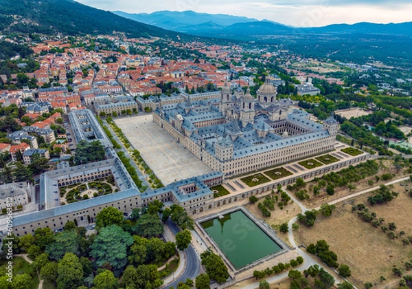Fototapeta view of the immense monanterio of El Escorial in Madrid