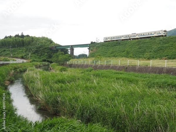 Obraz 曇天の筑豊を行く列車