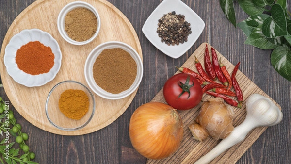 Fototapeta スパイスカレー イメージ│コリアンダー・クミン・チリペッパー・ターメリック