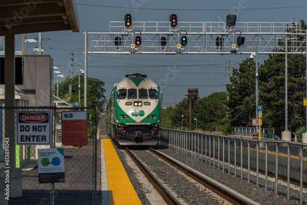 Fototapeta Toronto GO Commuter Train