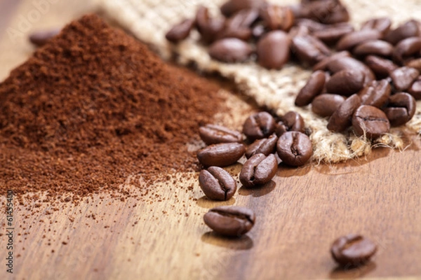 Obraz Kaffeebohnen und Kaffeepulver