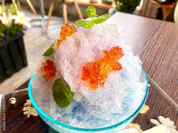 Fototapeta バタフライピーかき氷（ブルーから赤へ）