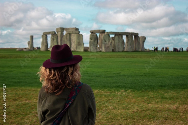 Obraz Looking at stonehenge