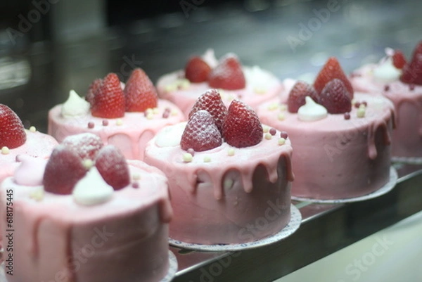 Obraz strawberry mousse cake