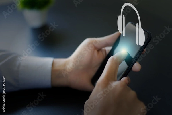 Obraz イヤフォンやヘッドフォンとスマホ earphone or headphone and smartphone