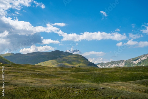 Obraz Views of Campo Imperatore, a high plateau in the province of L'Aquila, in the heart of the Gran Sasso and Monti della Laga National Park, Abruzzo, Italy