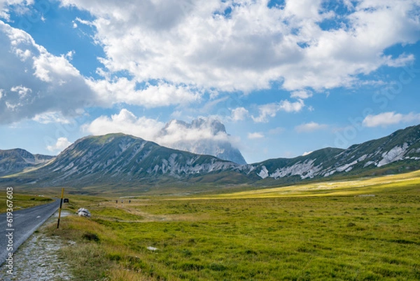 Obraz Views of Campo Imperatore, a high plateau in the province of L'Aquila, in the heart of the Gran Sasso and Monti della Laga National Park, Abruzzo, Italy