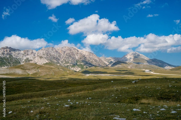 Obraz Views of Campo Imperatore, a high plateau in the province of L'Aquila, in the heart of the Gran Sasso and Monti della Laga National Park, Abruzzo, Italy