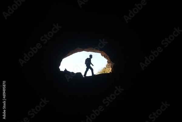 Obraz Turista explorando Caverna Terra Ronca, em São Domingos, goiás  maior complexo de cavernas da América Latina 