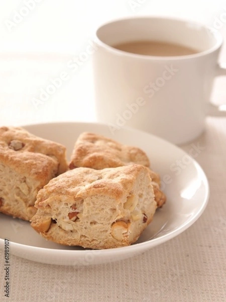 Fototapeta ナッツ入りスコーン