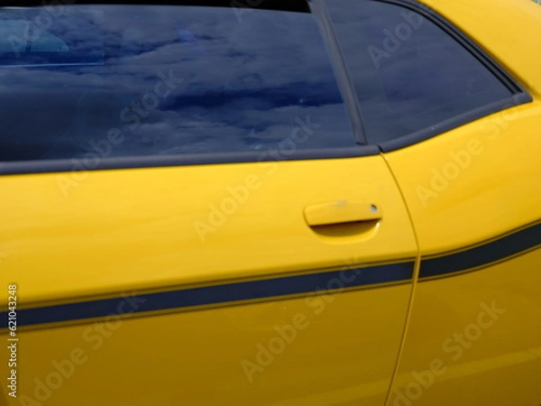 Obraz yellow car door