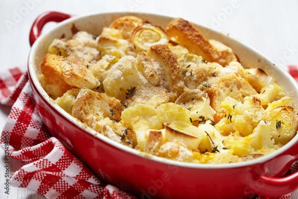 Obraz Casserole with cauliflower, leek, bread and cheese