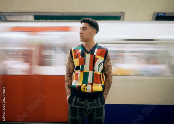 Obraz professional model posing editorial style in subway in london