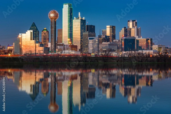 Obraz Dallas skyline odzwierciedlenie w Trinity River o zachodzie słońca