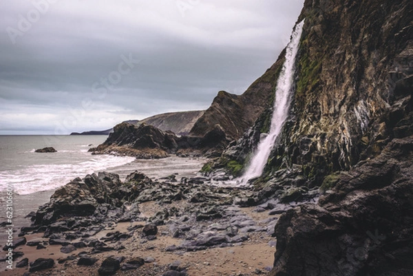 Obraz Waterfall into the Sea