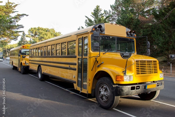 Fototapeta Bus scolaire Américain jaune