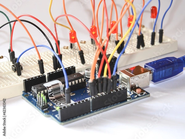 Fototapeta Elektroniczna platforma Arduino dla hobbystów
