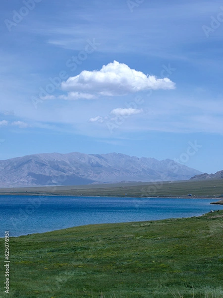 Obraz clouds over the lake