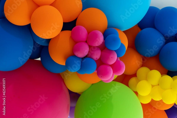 Fototapeta Latex Balloons: These are the most common type and come in a wide range of colors and sizes