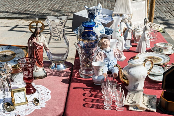 Fototapeta Timeless Treasures: Exploring the Enchanting World of Antiques