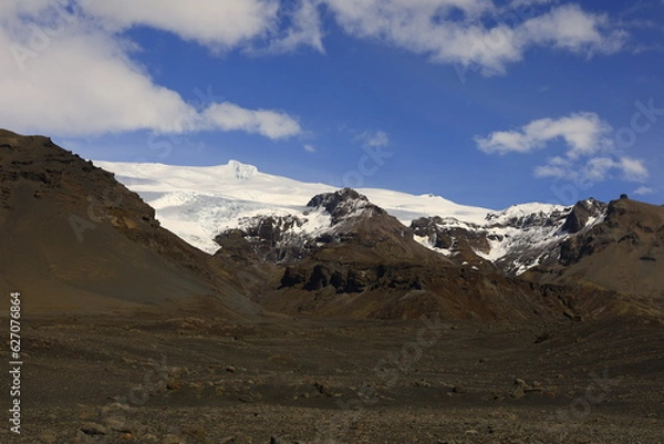 Fototapeta View on a mountain in the Skaftafell National Park was a national park, situated between Kirkjubæjarklaustur and Höfn in the south of Iceland