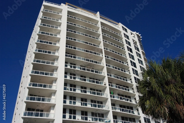 Obraz Tropical apartment building over looking the bay
