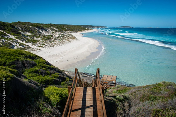 Fototapeta Australia, breathtaking beach with its turquoise water called Eleven Mile Beach is located to the west of Esperance in Western Australia. On the lowest of tides you can walk right onto the reef.