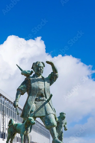 Obraz 岡山県の観光シンボル 岡山駅前の桃太郎像