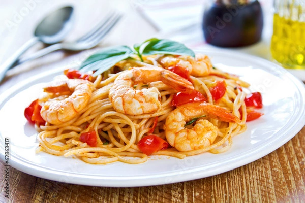 Obraz Spaghetti with prawn and tomato