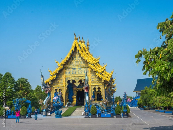 Fototapeta Wat Rong Suea Ten: A Glimpse of Heaven: Capturing the Beauty of Chiang Rai's Blue Temple