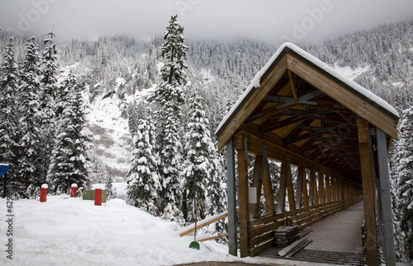 Fototapeta Snowy Wooden Covered Bridge Alpental Snoqualme Pass Washington