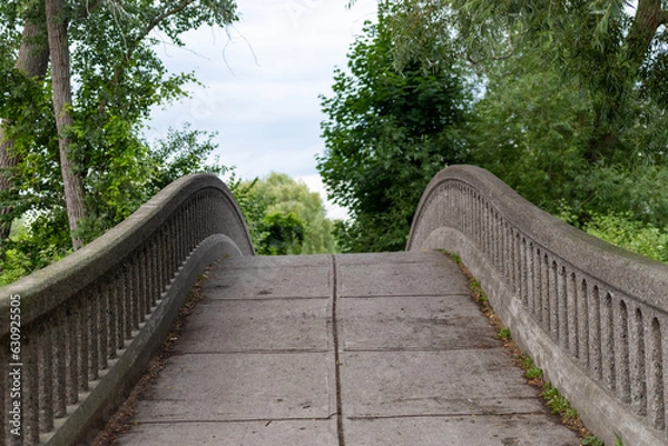 Obraz An empty small bridge 