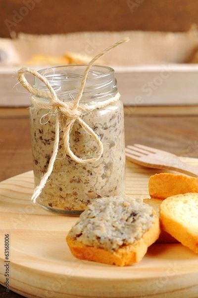 Obraz Melba toasts with mushroom spread