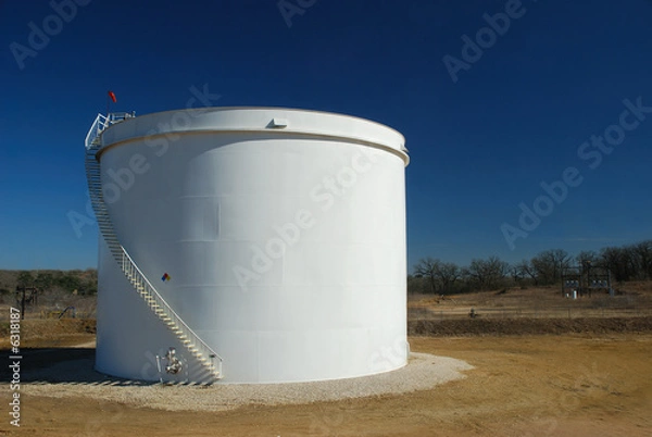 Obraz White oil tank in Darst Oilfield.