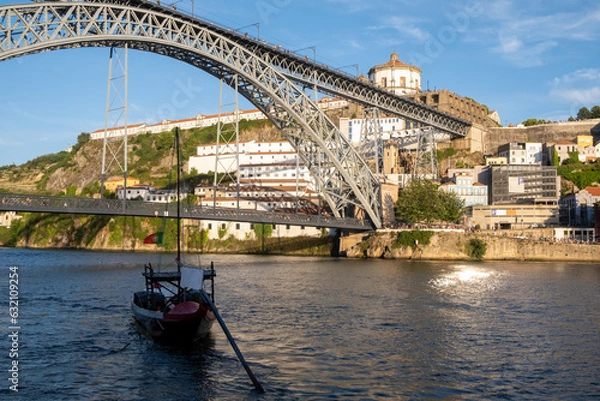 Obraz Porto urban skyline at sunset: The city of bridges and enchanting hills.