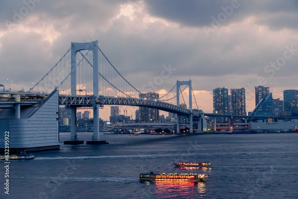 Obraz レインボーブリッジと屋形船