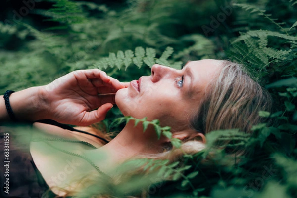 Fototapeta Portrait of a model in the jungle 