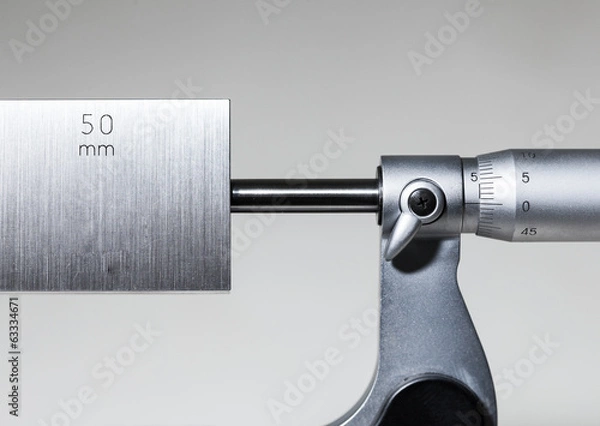 Obraz Calibration outside micrometer with gage block