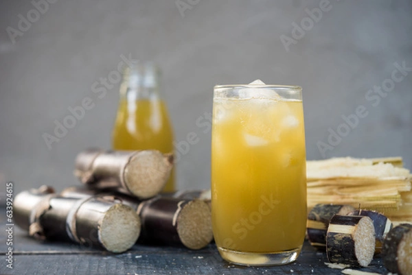 Obraz Fresh squeezed sugar cane juice