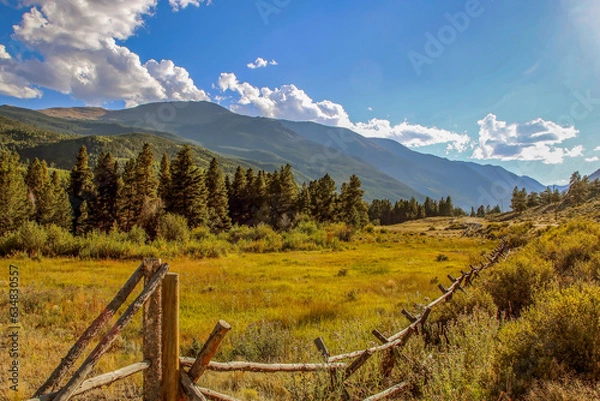 Fototapeta Rocky Mountain Field