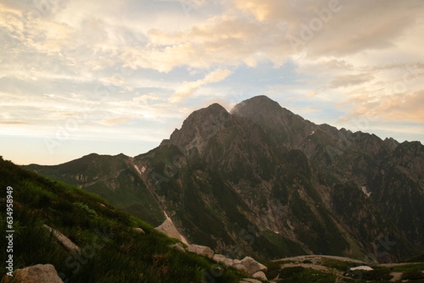 Obraz 剱澤テント場から見る夕暮れの剱岳